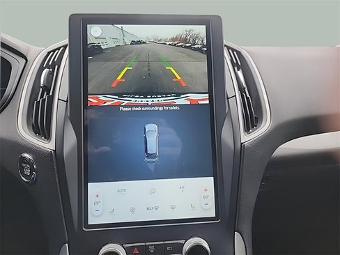 Used 2023 Ford Edge SEL image 16
