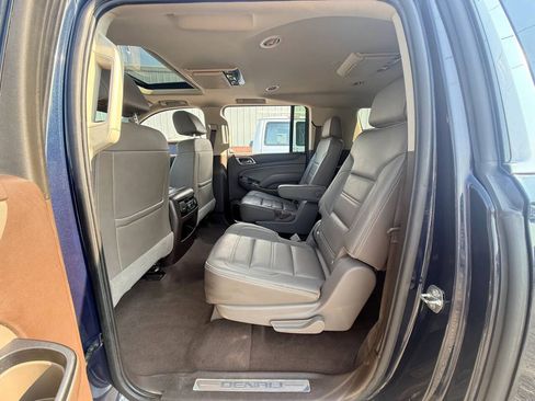 Used 2019 GMC Yukon XL Denali w/ Denali Ultimate Package AWD/4WD image 17
