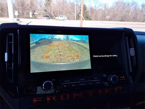 Certified 2025 Nissan Frontier Pro-X image 15