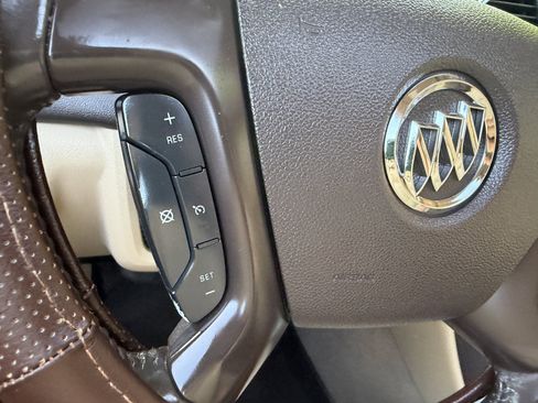 Used 2008 Buick Enclave CXL w/ Entertainment Package #2 FWD image 33