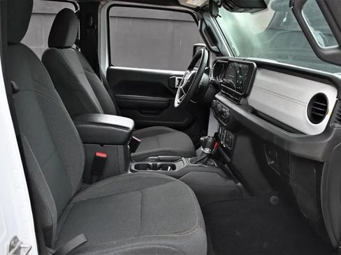 Used 2024 Jeep Wrangler Unlimited Sport AWD/4WD image 12