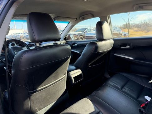 Used 2014 Toyota Camry SE image 4
