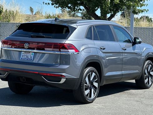 Used 2024 Volkswagen Atlas Cross Sport SE AWD/4WD image 4
