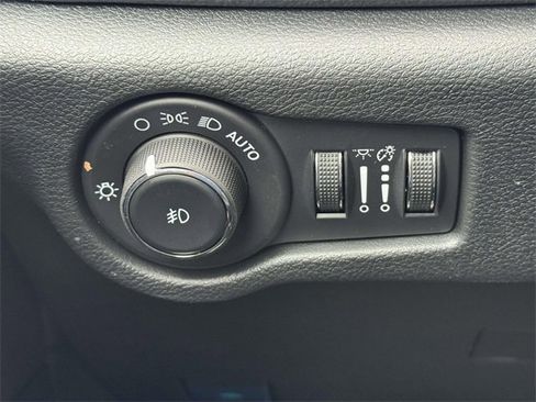 New 2026 Chrysler Pacifica Select w/ S Appearance Package image 28