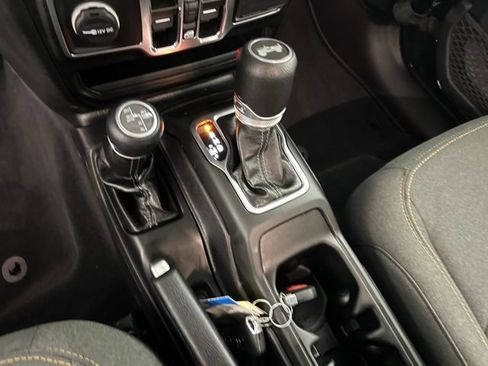 Used 2024 Jeep Wrangler Unlimited image 20