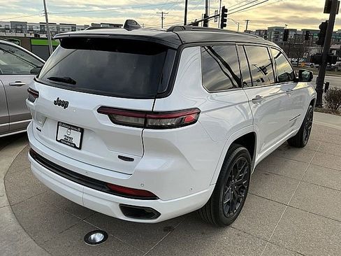 Used 2023 Jeep Grand Cherokee L Summit image 6