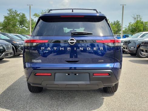 Used 2026 Nissan Pathfinder SV AWD/4WD image 7
