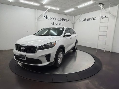 Used 2020 Kia Sorento FWD V6 image 3