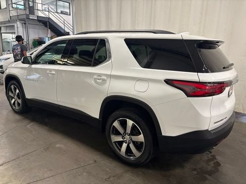 Used 2023 Chevrolet Traverse LT w/ LT Premium Package AWD/4WD image 6