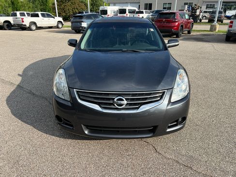 Used 2010 Nissan Altima 2.5 SL w/ SL Pkg FWD image 2