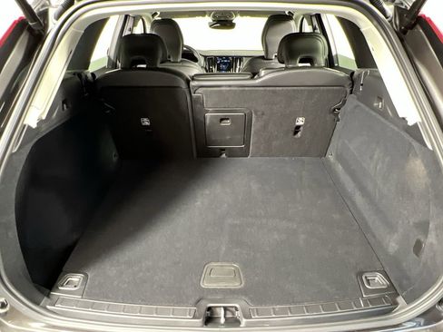 Certified 2025 Volvo XC60 B5 Core w/ Climate Package image 20