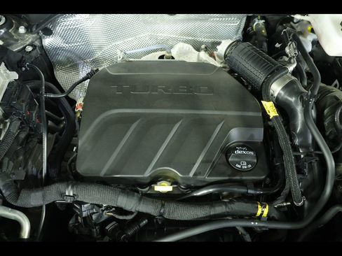 Used 2022 Buick Encore GX Preferred w/ Cold Weather Comfort Package image 17