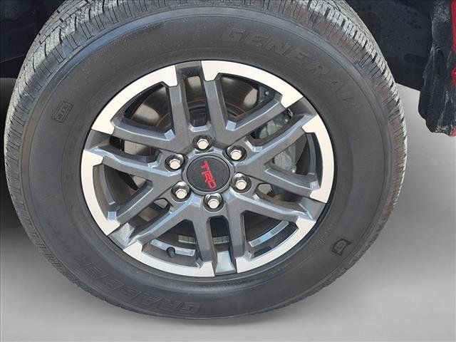 Used 2024 Toyota Tacoma TRD Sport w/ TRD Sport Premium Package AWD/4WD image 23