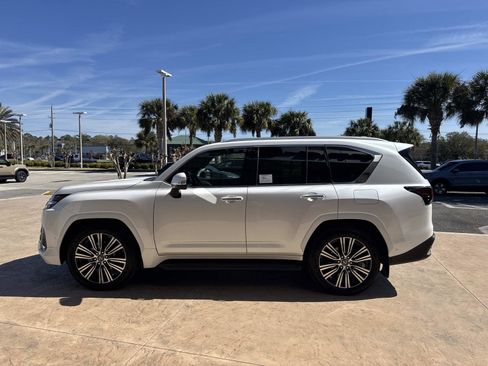 New 2026 Lexus LX 700h Luxury image 6