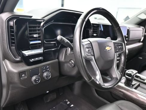 Used 2023 Chevrolet Silverado 1500 LTZ w/ Technology Package RWD image 16