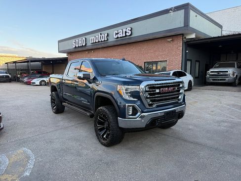 Used 2021 GMC Sierra 1500 SLT RWD image 2