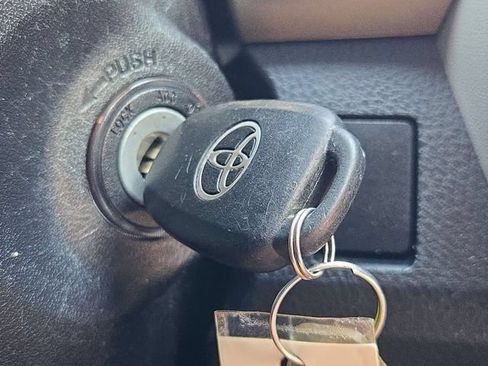 Used 2015 Toyota RAV4 LE FWD image 24