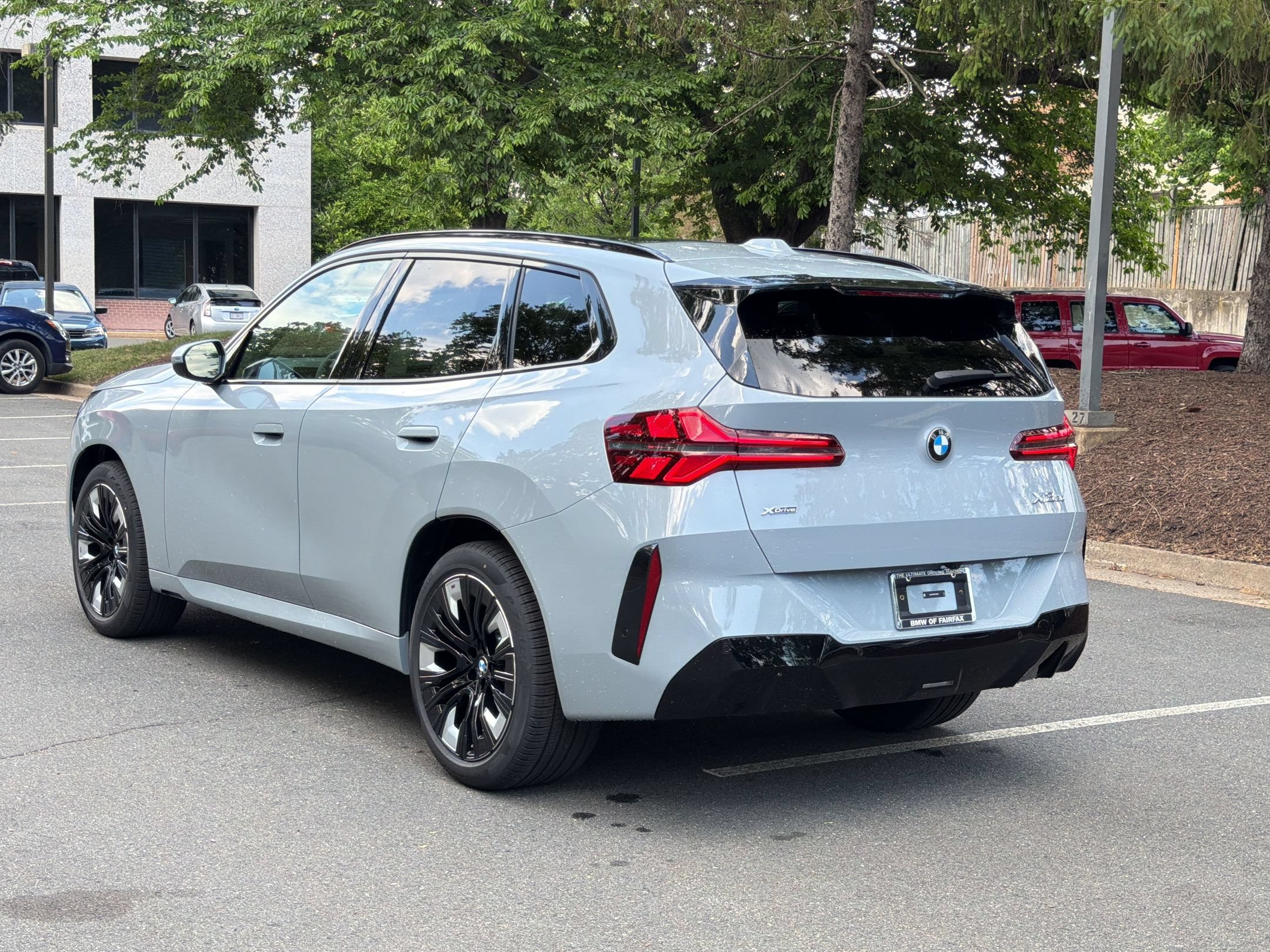 Used 2026 BMW X3 xDrive30i w/ Premium Package AWD/4WD image 3