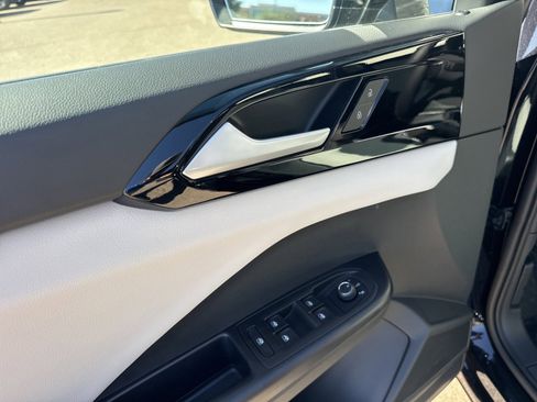 New 2026 Volkswagen Taos S image 13