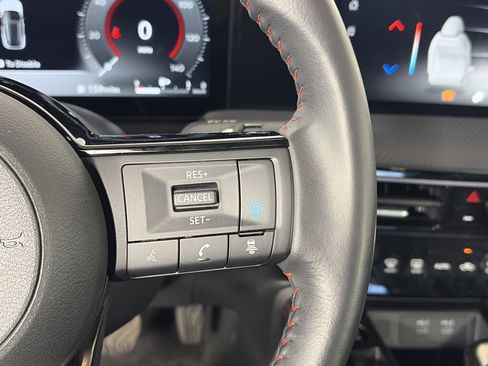 Used 2025 Nissan Kicks SR image 28