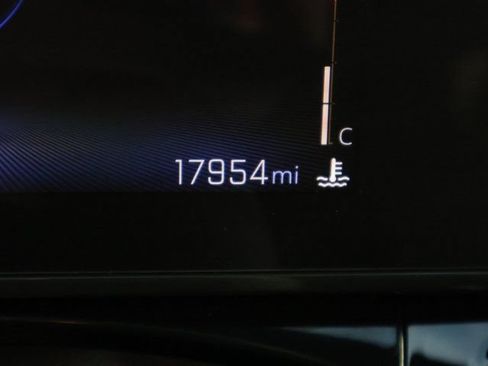 Used 2025 Chevrolet Trax RS w/ Driver Confidence Package FWD image 37