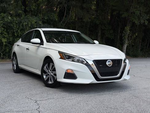 Used 2019 Nissan Altima 2.5 S FWD image 2