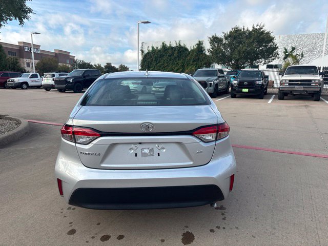 Used 2025 Toyota Corolla LE FWD image 6