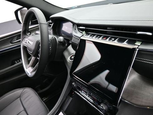 New 2025 Jeep Grand Cherokee L Overland image 19