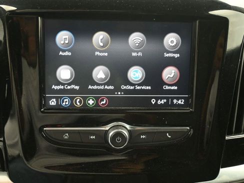 Used 2021 Chevrolet Traverse LS AWD/4WD image 11
