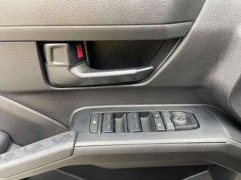 Used 2025 Toyota Tacoma SR image 13