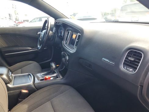 Used 2019 Dodge Charger SXT image 32