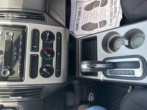 Used 2010 Ford Edge SE image 20