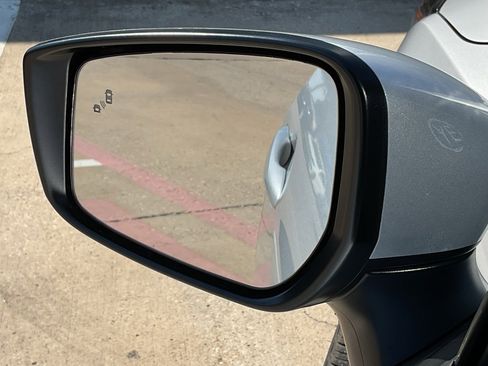 New 2025 Nissan Versa SV w/ Trunk Package image 10