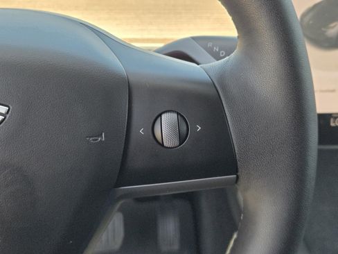 Used 2023 Tesla Model Y Long Range AWD/4WD image 17