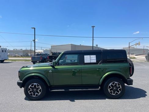 Used 2025 Ford Bronco Outer Banks AWD/4WD image 6