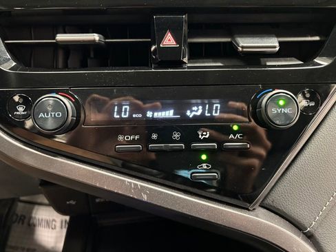 Used 2024 Toyota Camry SE image 17