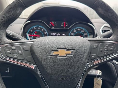 Used 2018 Chevrolet Cruze LT image 7