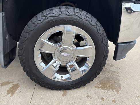 Used 2018 Chevrolet Silverado 1500 LTZ w/ LTZ Plus Package AWD/4WD image 9