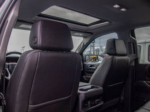 Used 2019 Chevrolet Silverado 1500 RST image 28