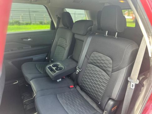 Used 2022 Nissan Pathfinder SV AWD/4WD image 13