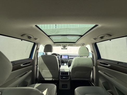 Certified 2025 Volkswagen Atlas SEL image 7