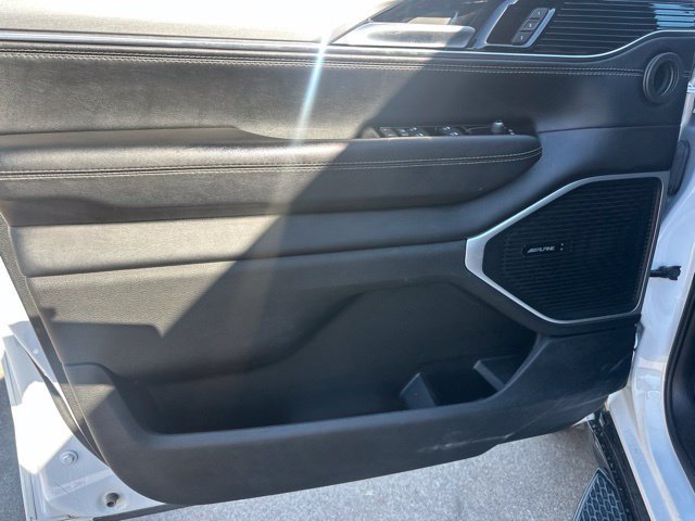 Used 2022 Jeep Wagoneer Series I AWD/4WD image 13
