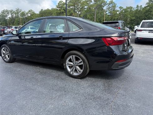 Used 2022 Volkswagen Jetta SE FWD image 5