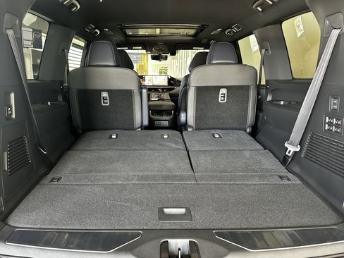 New 2026 INFINITI QX80 4WD image 7