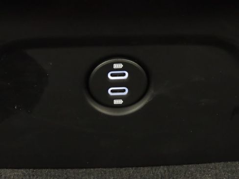 Certified 2026 Porsche Macan AWD/4WD image 34