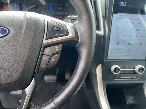 Used 2023 Ford Edge SEL image 17