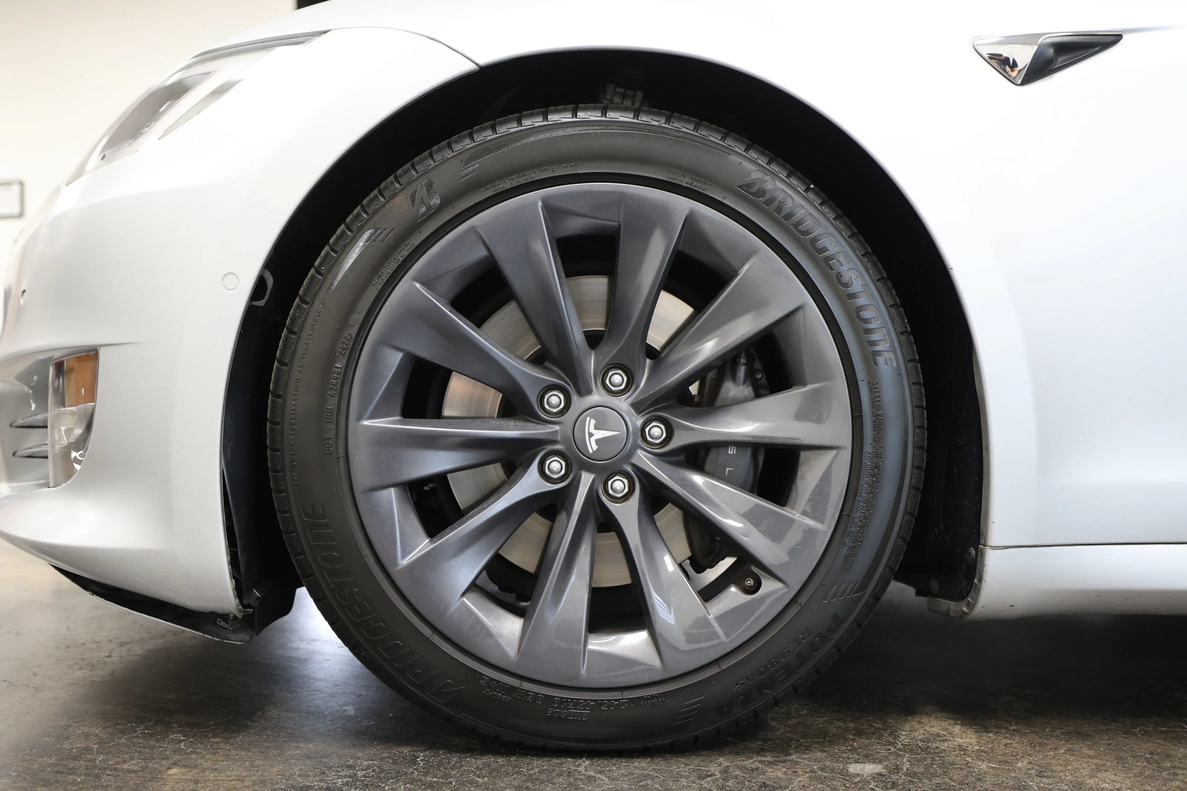 Used 2018 Tesla Model S 100D AWD/4WD image 17