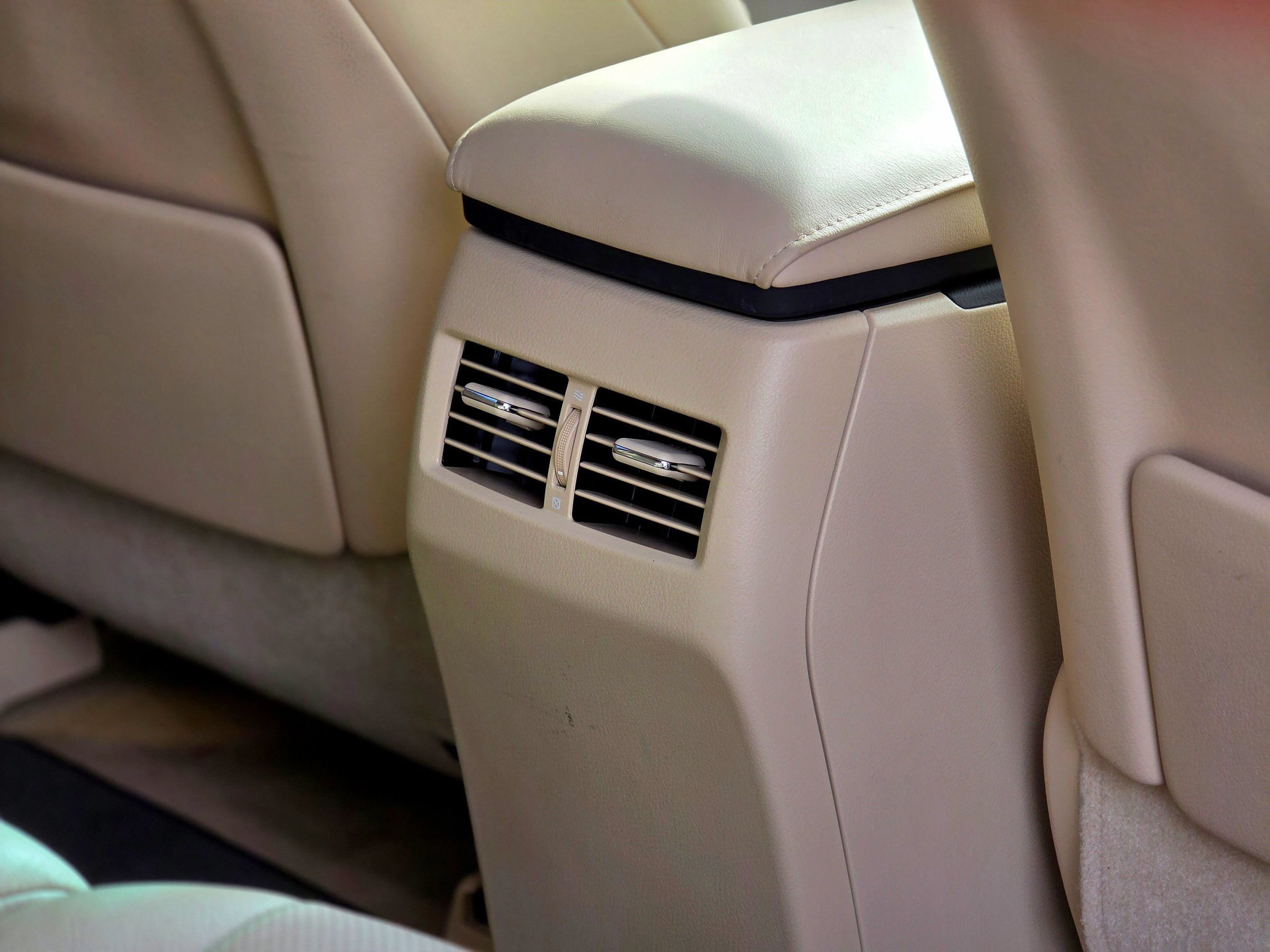 Used 2010 Lexus RX 450h 2WD image 38