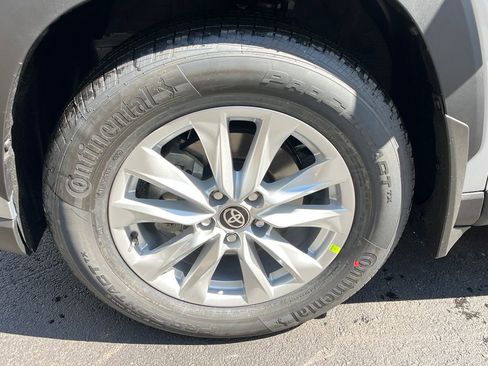 New 2026 Toyota Corolla Cross LE w/ Moonroof Package image 25