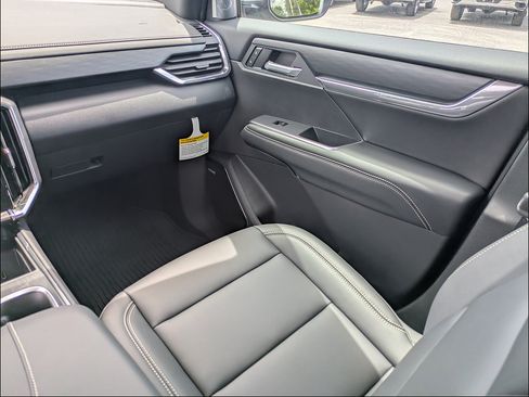 New 2026 GMC Acadia Elevation w/ Elevation Premium Package FWD image 21